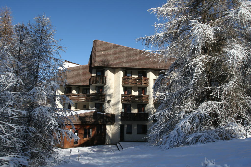 Hotel Les Trappeurs Les Orres Exterior photo